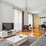 Luxury La Tour Apartment *
