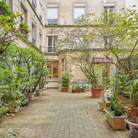 Apartment Luxury La Tour Paris