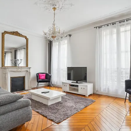 Luxury La Tour * Paris