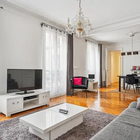 Luxury La Tour Daire *