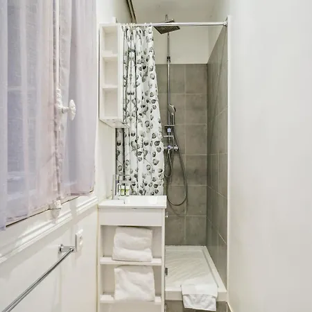 Luxury La Tour Paris