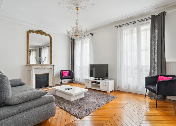 Luxury La Tour * Paris