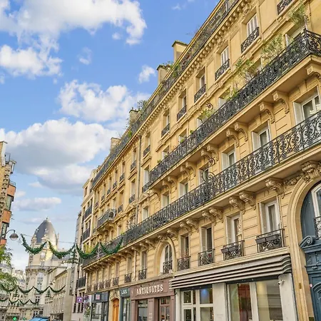 Luxury La Tour Parijs